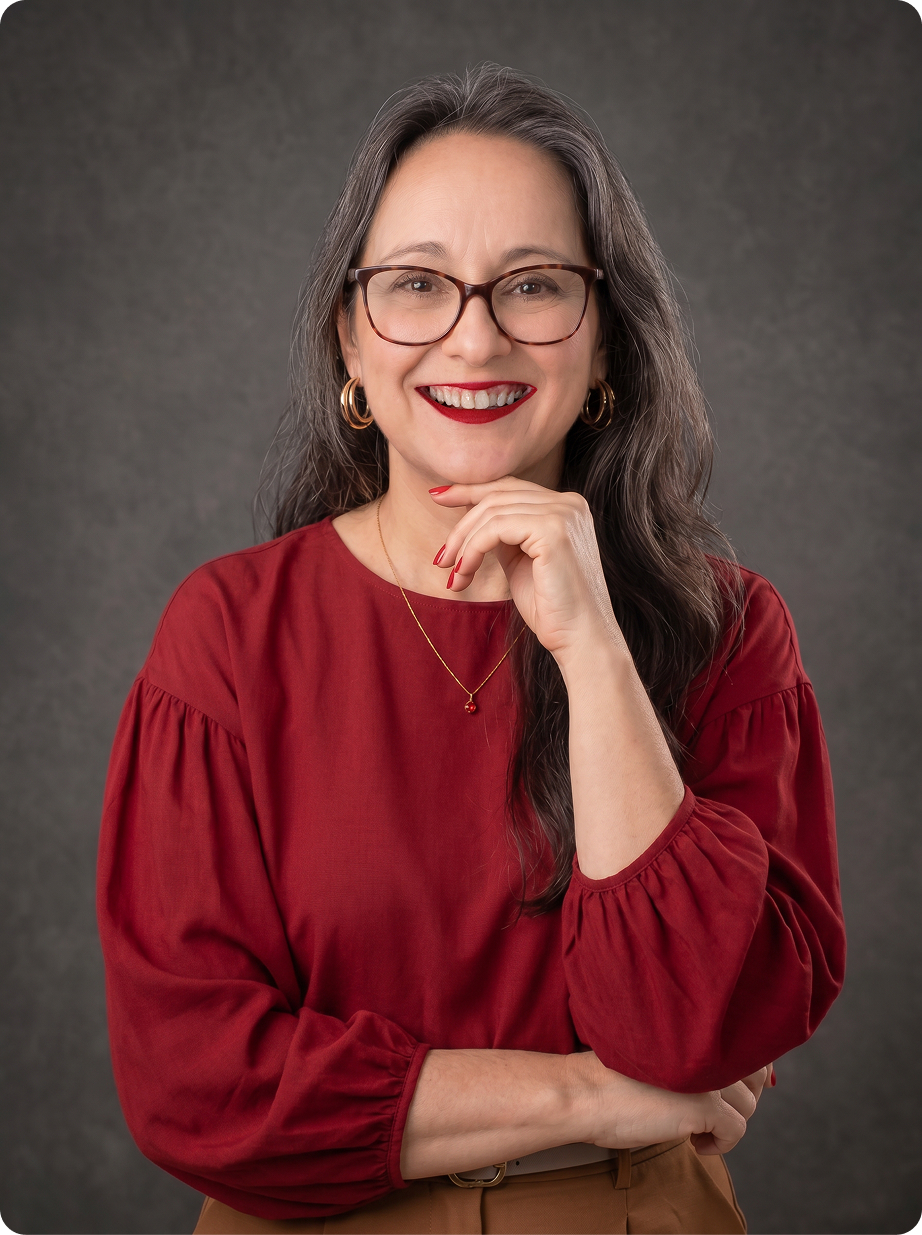 Cíntia Regina — Taróloga e Professora