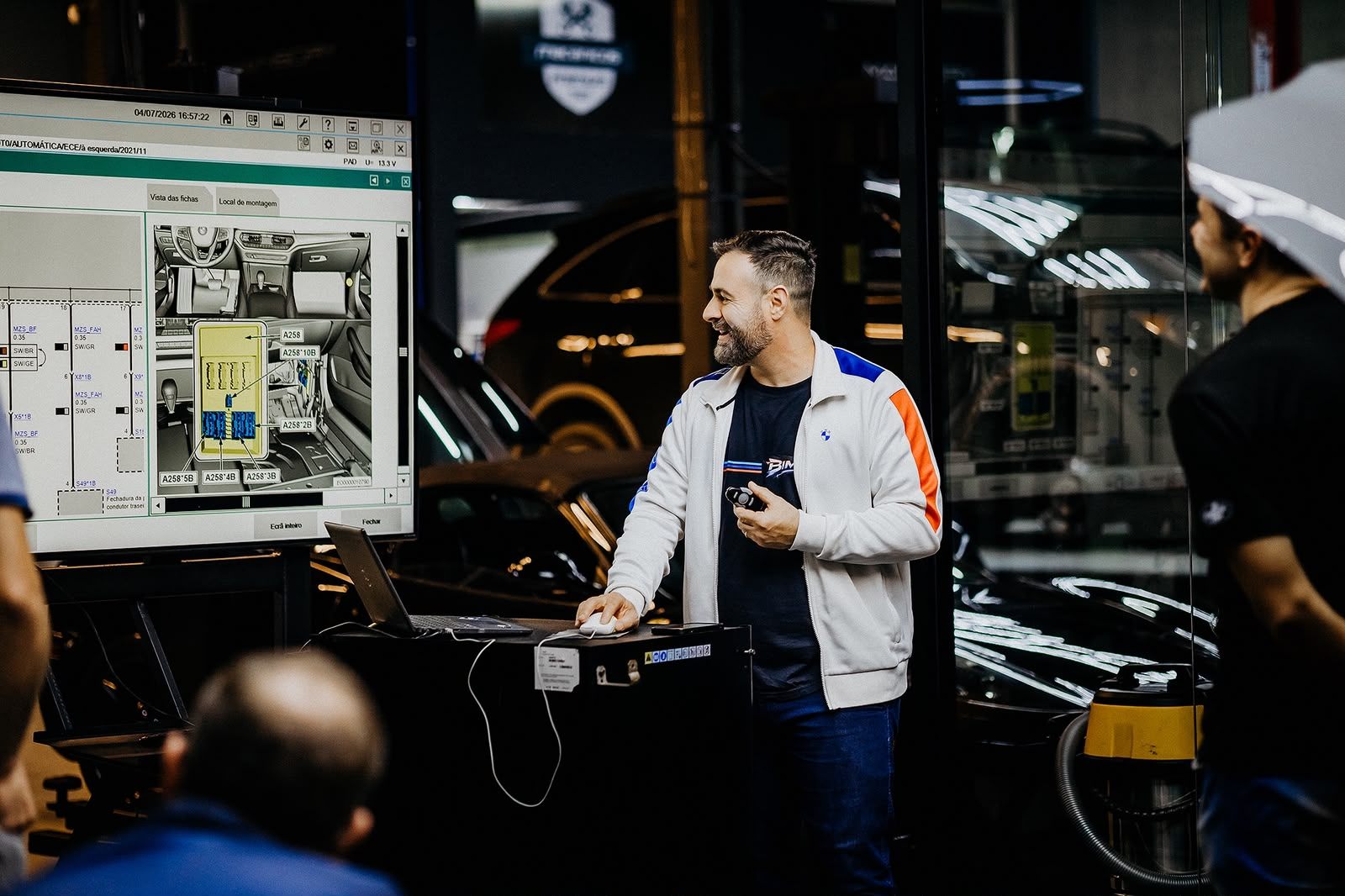 Esquema técnico de um motor