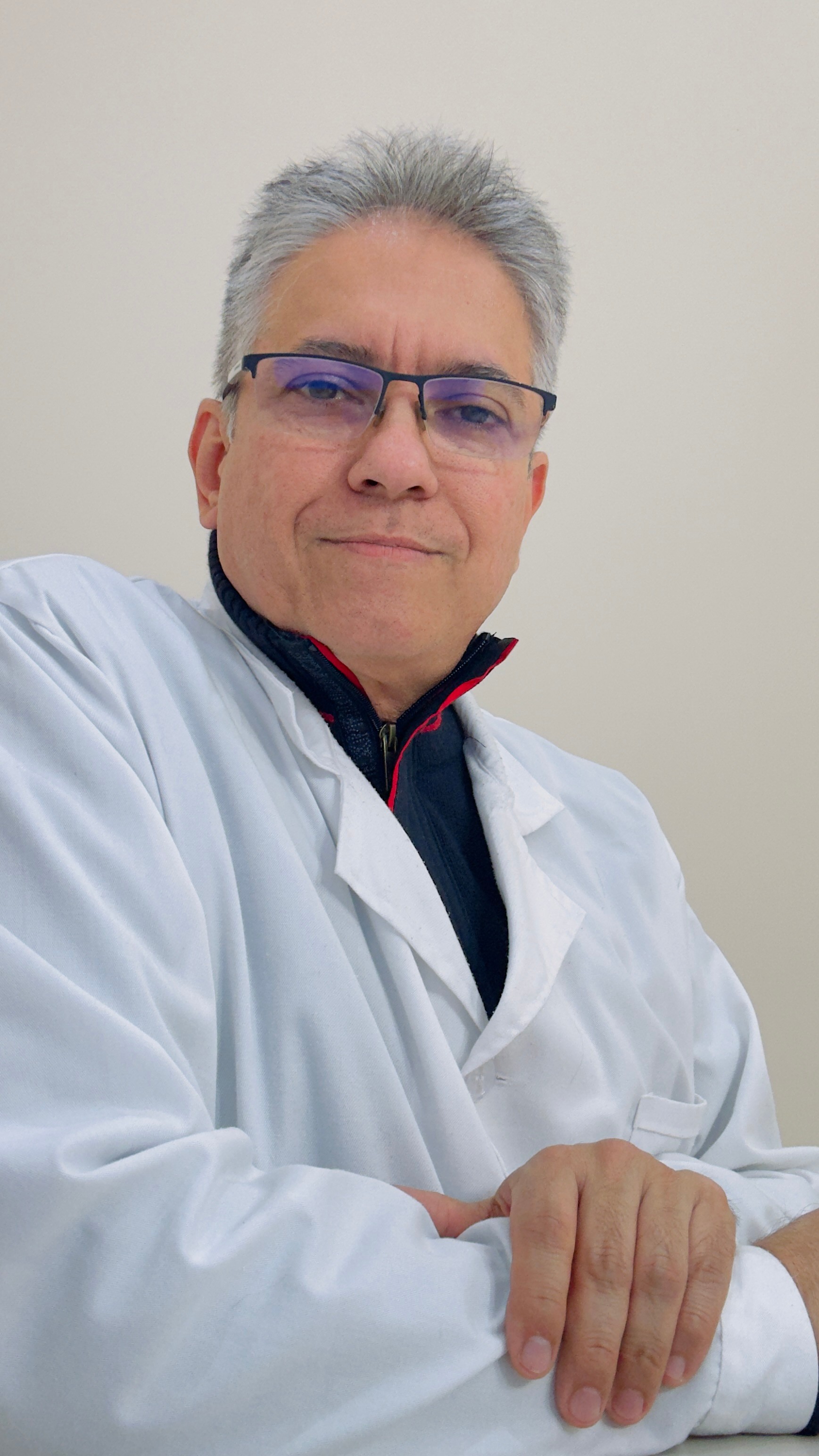 DR CARLOS LÓPEZ