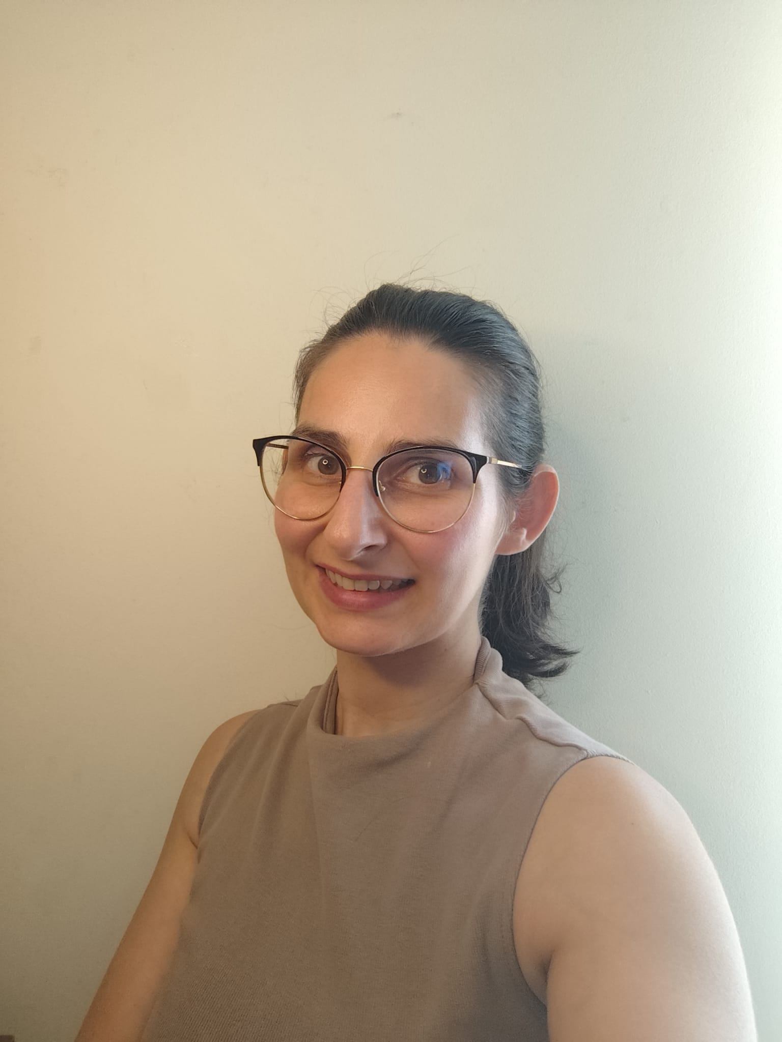Foto de Perfil da Autora Leti