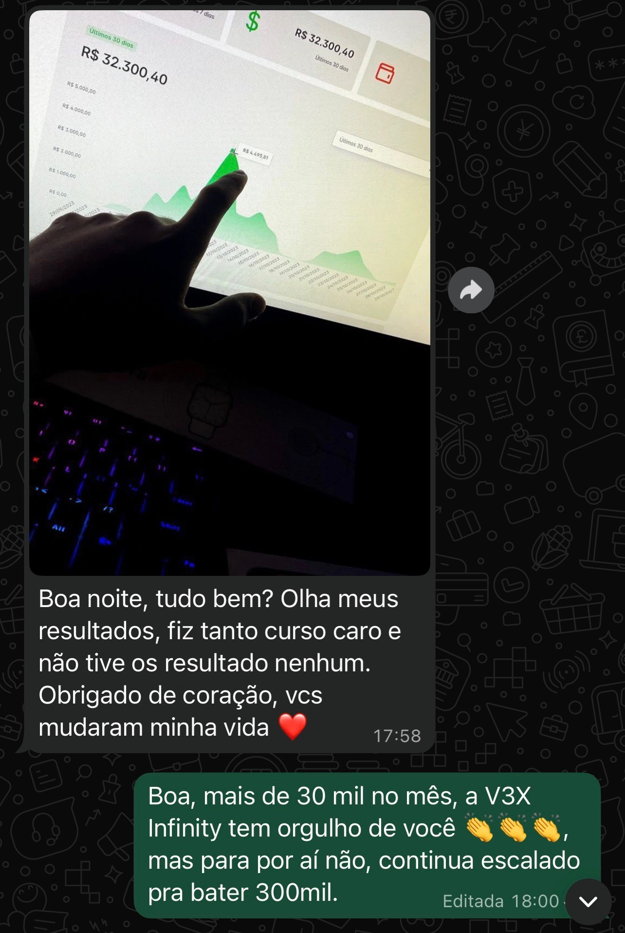 Mulher trabalhando com foco