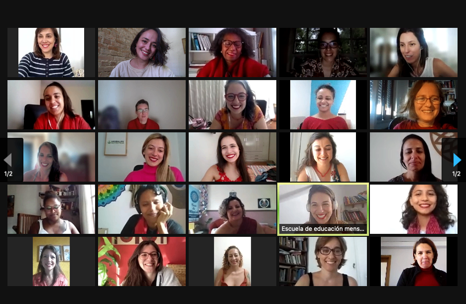 Pessoas colaborando em um projeto, discussão em grupo
