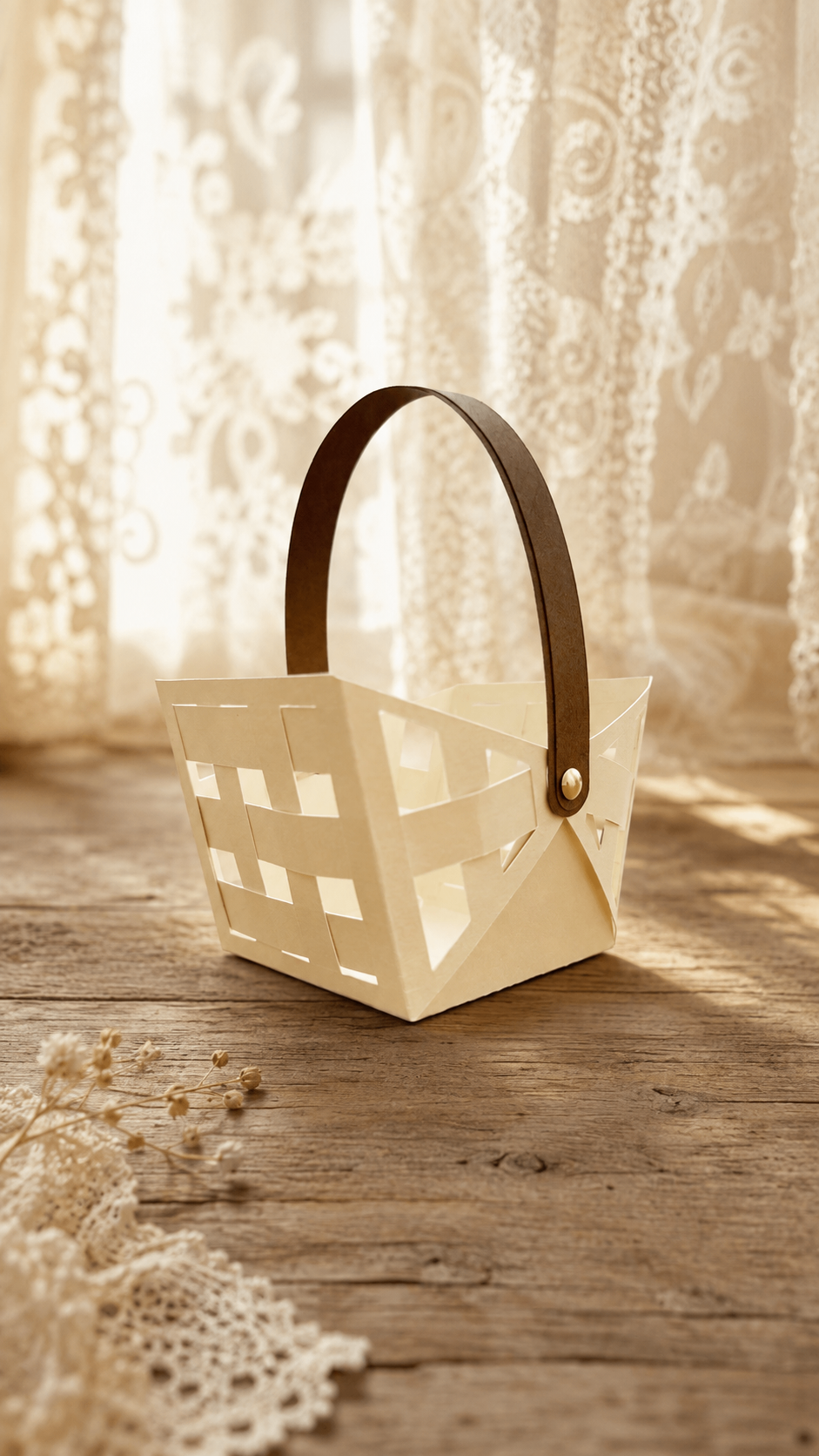 Cesta de papel com detalhes em origami
