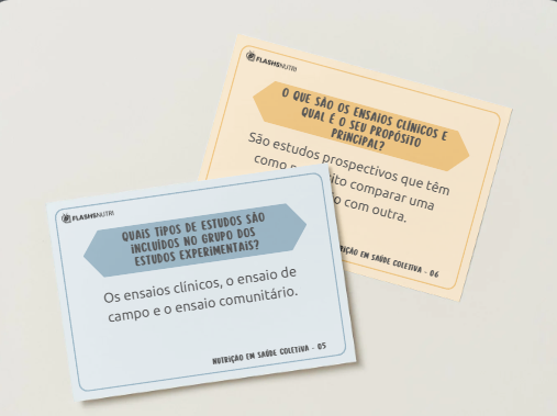Materiais de estudo com anotações e cores