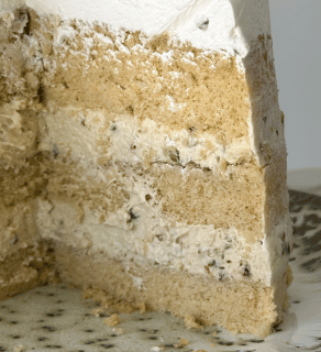 picture showing the inside of a cake with pistachio cream