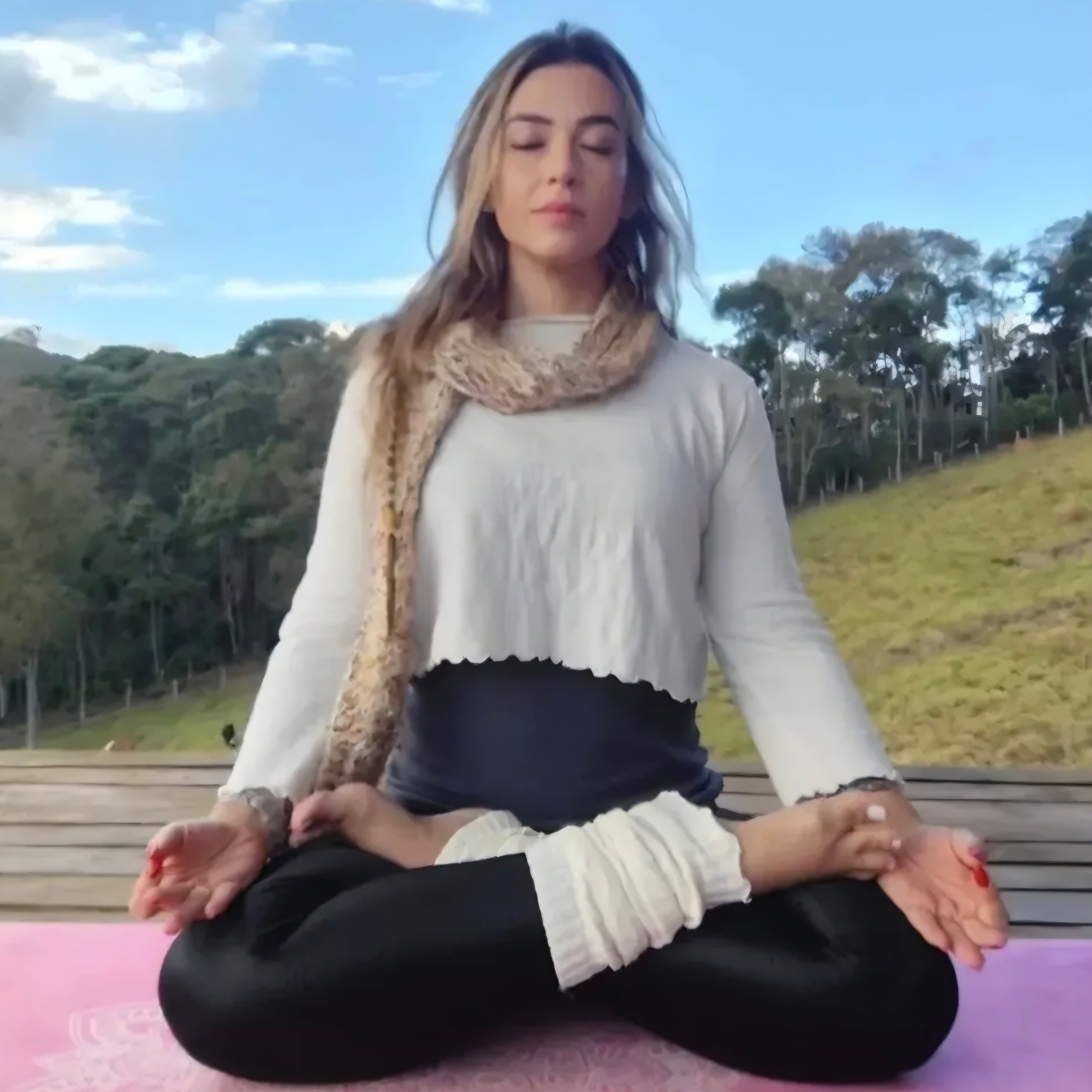 Instrutora YogaComVivi