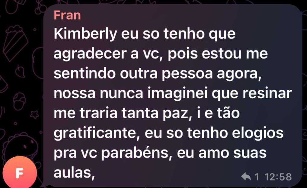 Foto de Ariane Silva Sorrindo
